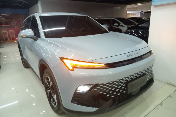 北京汽车 魔方 2023款 1.5T DCT青春版车身外观3