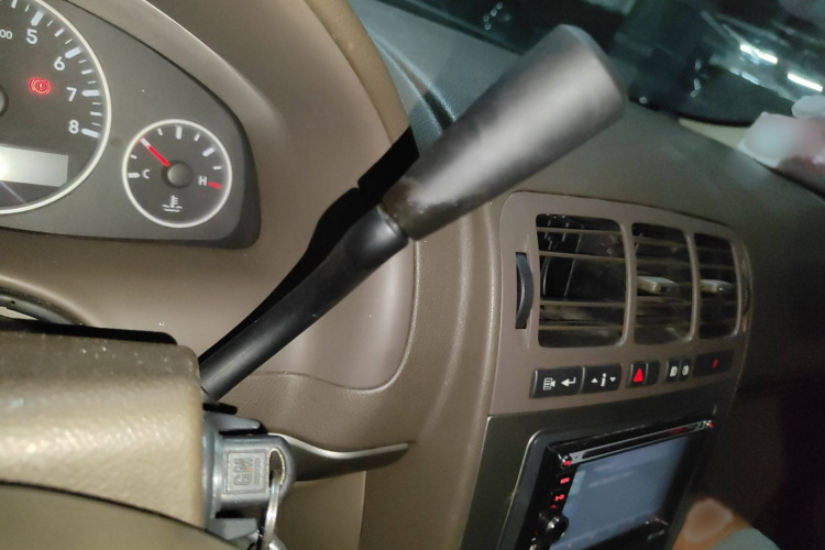 别克GL8 2011款 2.4L CT舒适版局部细节18