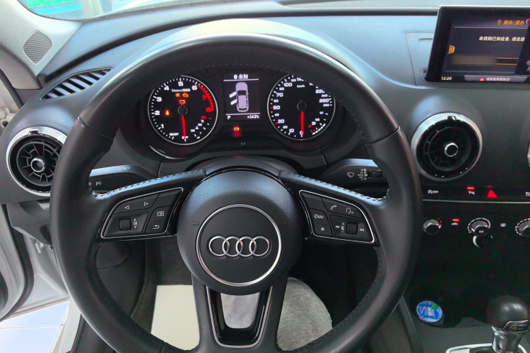 奥迪A3 2019款 Sportback 35 TFSI 时尚型 国VI中控内饰7008
