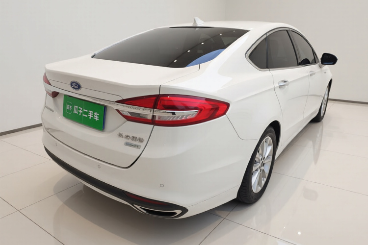 福特 蒙迪欧 2017款 EcoBoost 180 时尚型车身外观7