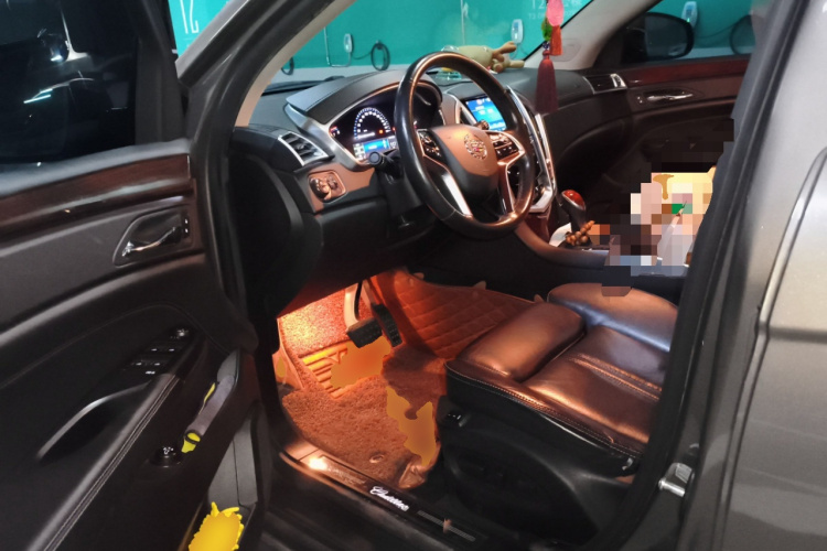 凯迪拉克SRX 2015款 3.0L 精英型中控内饰20