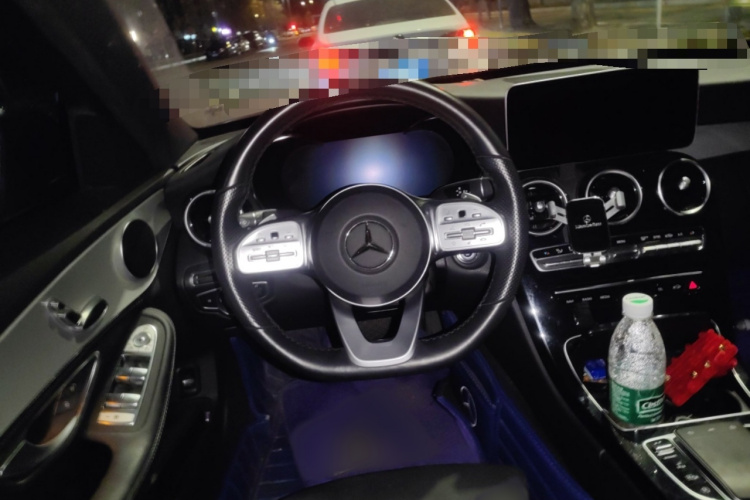 奔驰C级 2020款 C 260 运动版局部细节13