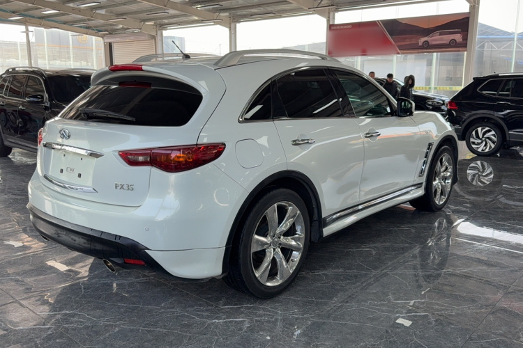 英菲尼迪FX 2011款 FX35 标准版车身外观6005