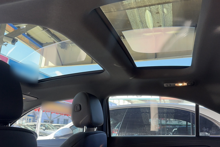 奔驰A级 2021款 A 200 L 运动轿车时尚型局部细节9011