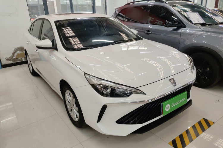 荣威i5 2023款 1.5L CVT豪华版车身外观3