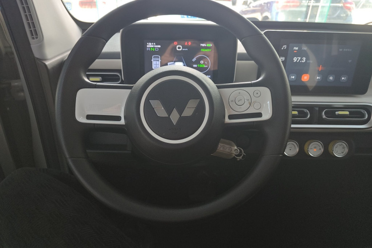 五菱汽车 宏光MINIEV 2024款 第三代 215km 进阶版局部细节13