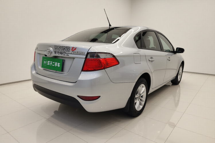 中华H330 2013款 1.5L 手动舒适型车身外观7