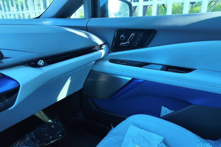 凯迪拉克 IQ傲歌 2024款 标准续航版中控内饰7008