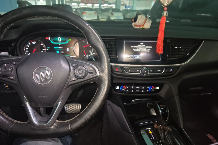 别克 君威 2017款 GS 28T 尊贵型中控内饰12