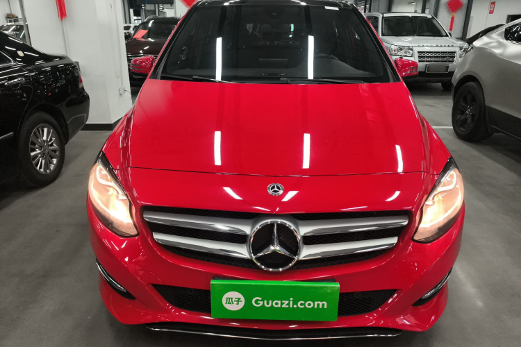 奔驰B级 2018款 B 200 动感型车身外观2