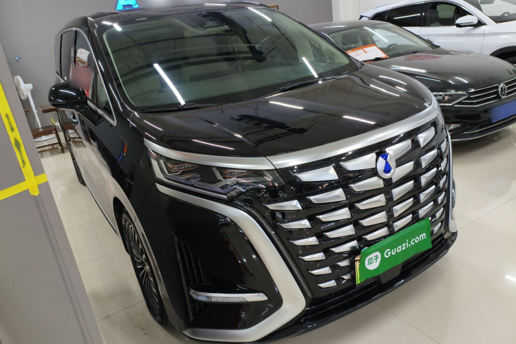 腾势D9 2024款 DM-i 980 四驱旗舰型车身外观3