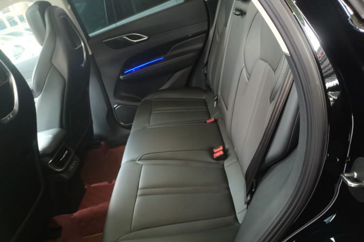 红旗HS3 2024款 1.5T 善为版中控内饰7004