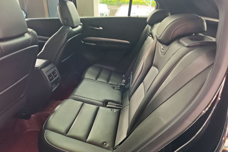 凯迪拉克XT4 2020款 改款 28T 两驱领先型中控内饰21