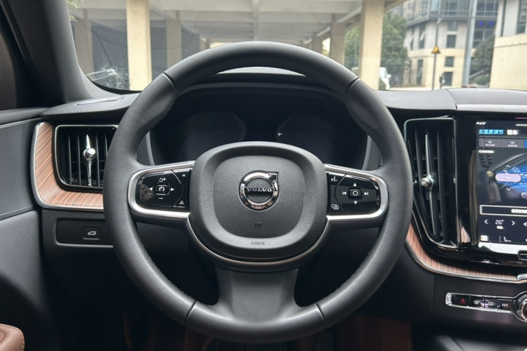 沃尔沃XC60 2025款 B5 四驱智远豪华版局部细节13