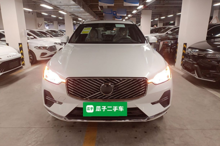 沃尔沃XC60 2026款 B5 四驱智逸豪华版车身外观2