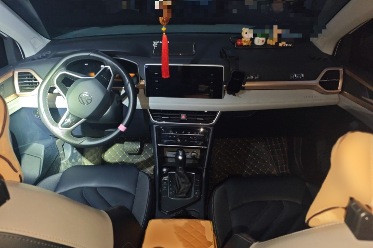 大众 途岳 2023款 300TSI 两驱皎月版中控内饰7002