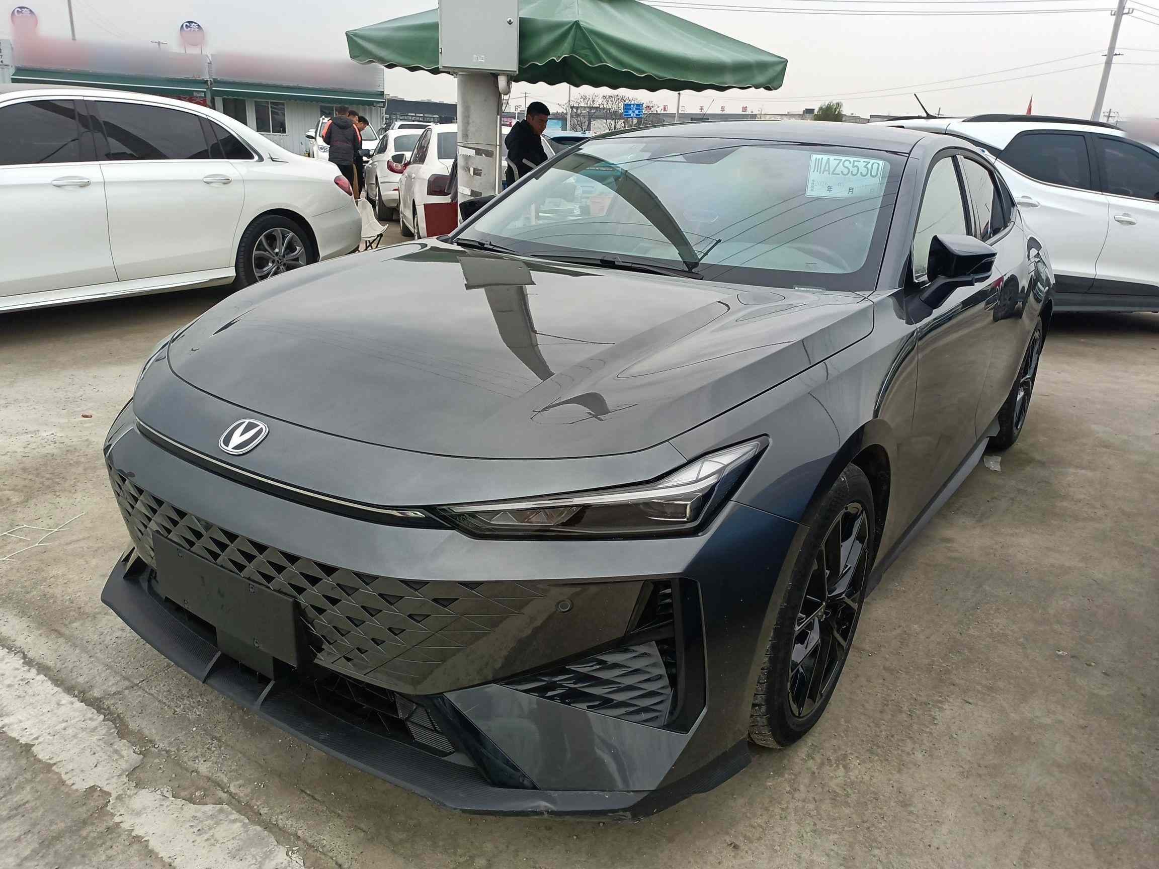 长安UNI-V 2024款 1.5T 尊贵型(2)