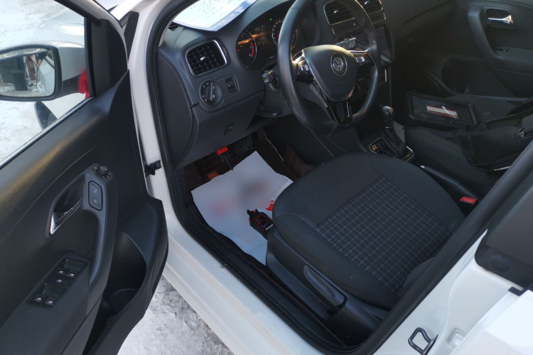 大众 Polo 2016款 1.6L 自动舒适型中控内饰20