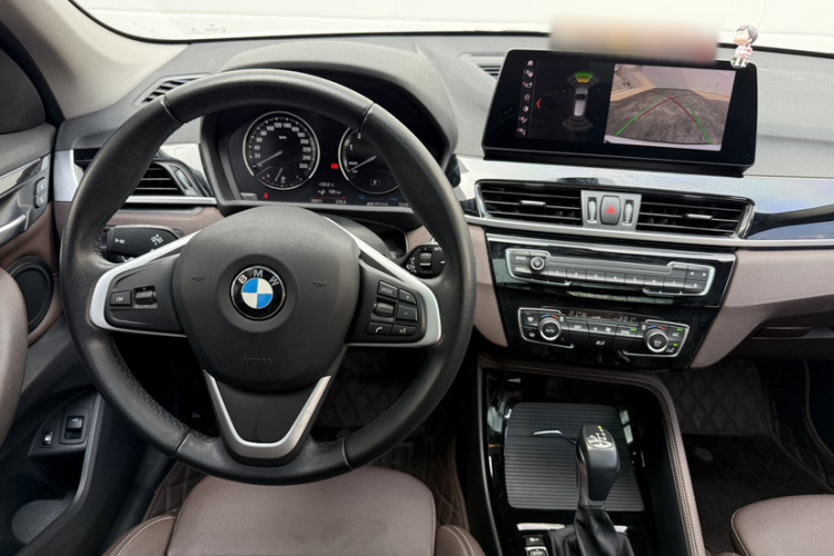 宝马X1新能源 2020款 xDrive30Le 尊享型中控内饰7008