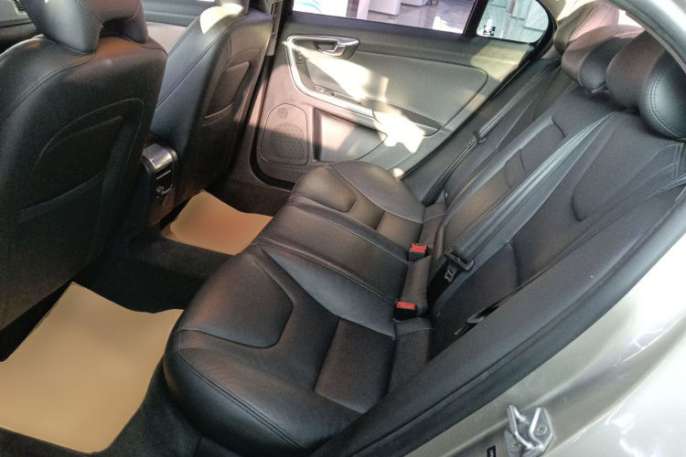 沃尔沃S60 2016款 S60L T4 智远版中控内饰21