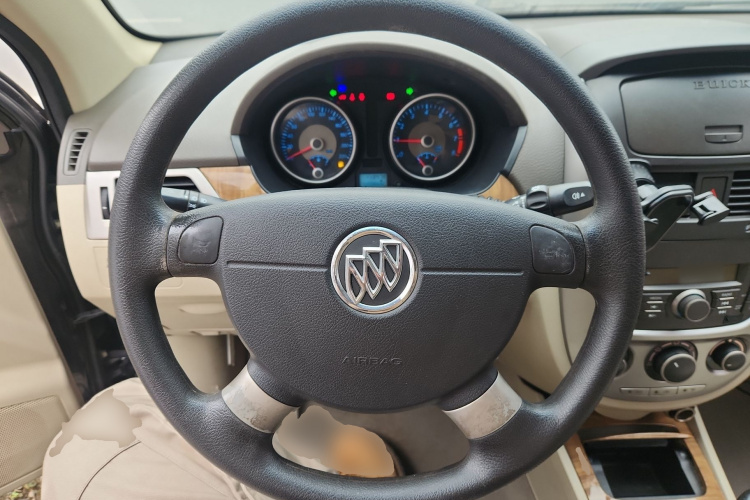 别克 凯越 2015款 1.5L 手动经典型中控内饰13