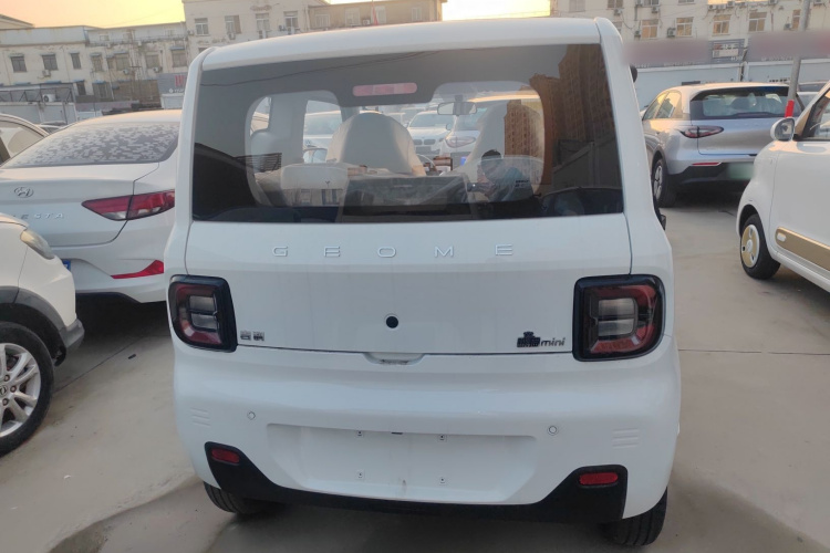 吉利银河 2024款 熊猫mini 200km 耐力熊车身外观6