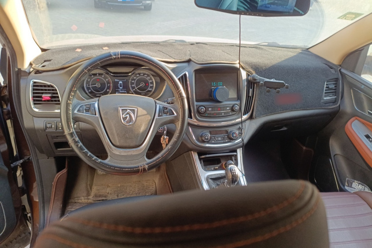 宝骏560 2015款 1.8L 手动精英型中控内饰12