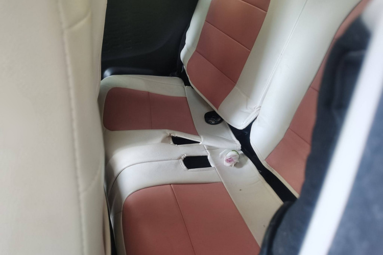 五菱汽车 宏光MINIEV 2022款 悦享款 磷酸铁锂中控内饰7004