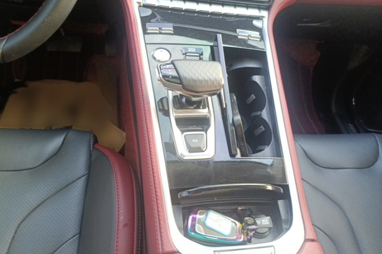 长安CS85 COUPE 2023款 1.5T DCT尊贵型中控内饰7004