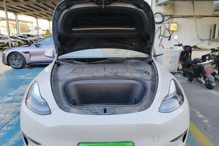 特斯拉 Model Y 2021款 标准续航后驱版机舱底盘24
