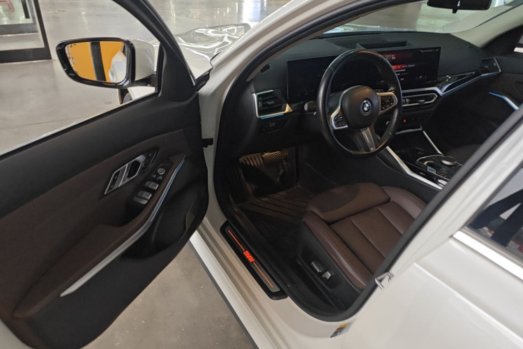 宝马i3 2022款 eDrive 35 L中控内饰20