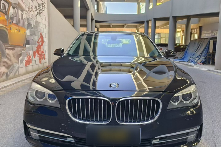 宝马7系 2014款 730Li 臻享型车身外观6001