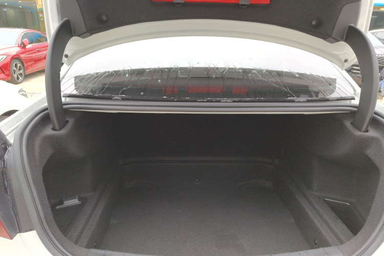 宝马1系 2023款 120i M运动曜夜版机舱底盘23