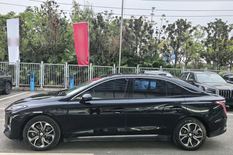 红旗E-QM5 2023款 改款 基础出行版车身外观6003