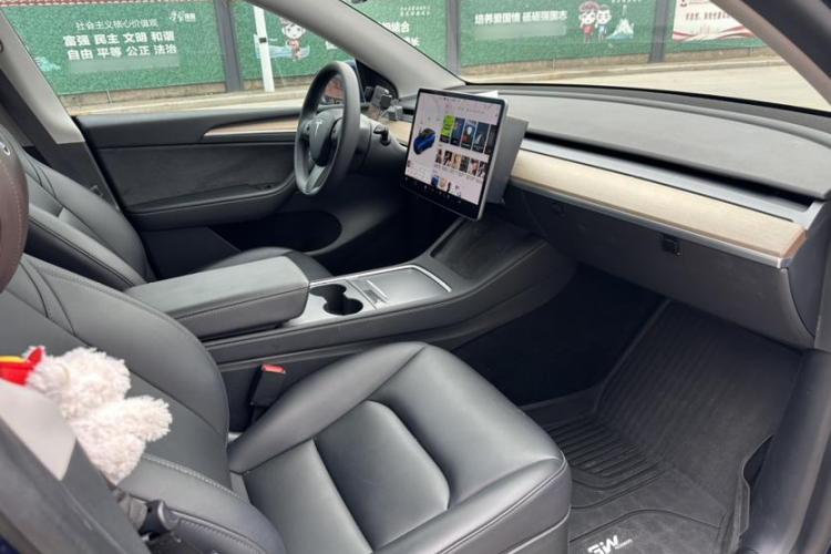 特斯拉 Model Y 2021款 标准续航后驱版中控内饰7005
