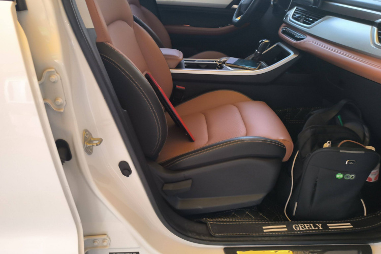 吉利汽车 远景X6 2020款 1.4T CVT尊贵型局部细节41