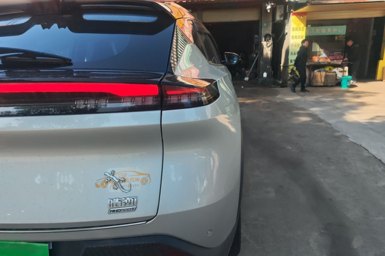 东风风神 皓瀚 2023款 DH-i 1.5T 尊贵版车身外观9