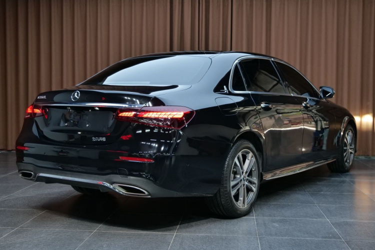 奔驰E级 2021款 改款 E 260 L 运动型车身外观6001