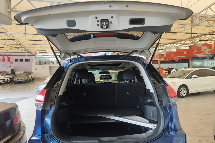 日产 奇骏 2017款 2.0L CVT舒适版 2WD中控内饰23