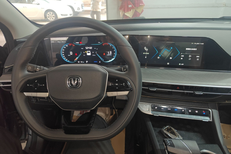 长安 逸动 2023款 畅享版 PLUS 蓝鲸NE 1.4T GDI DCT尊贵版中控内饰12