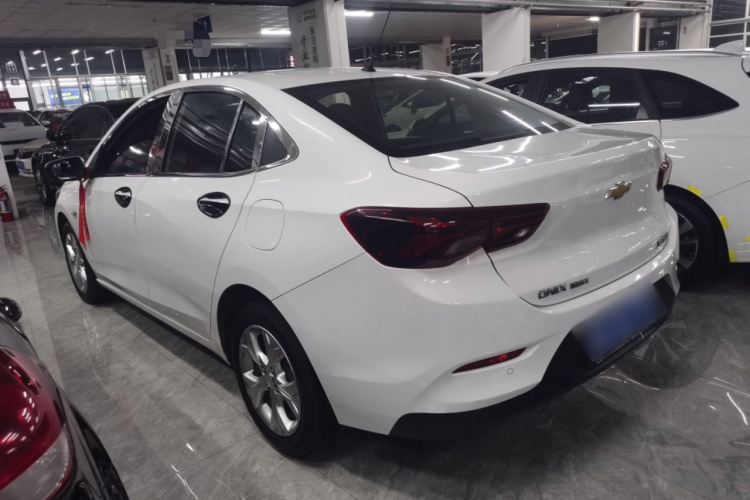 雪佛兰 科沃兹 2020款 325T 自动欣悦版车身外观4