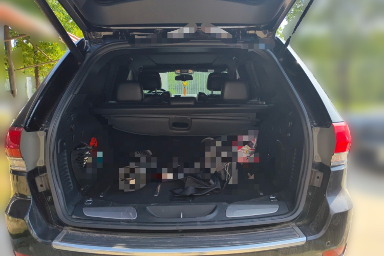 Jeep 大切诺基(进口) 2014款 3.6L 精英导航版局部细节23