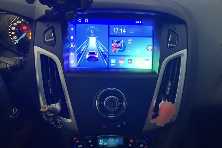 福特 福克斯 2012款 两厢 1.6L 自动风尚型局部细节16