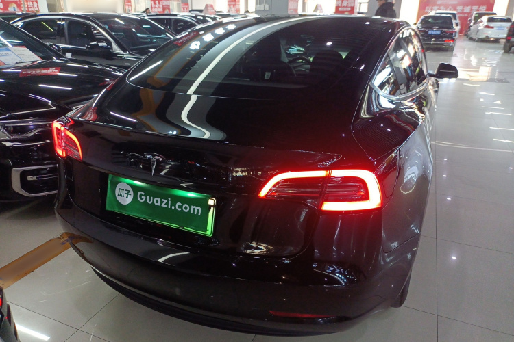 特斯拉 Model 3 2022款 后轮驱动版车身外观6