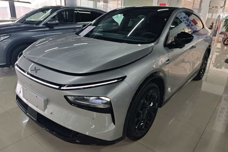 小鹏G7 2025款 702 超长续航 Max车身外观1