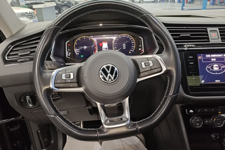 大众 途观L 2021款 330TSI 自动两驱R-Line越享版中控内饰13