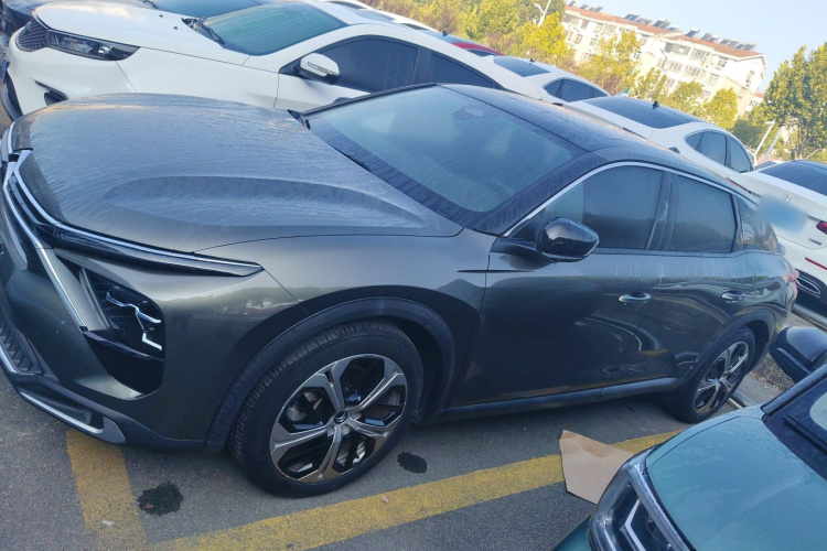 雪铁龙 凡尔赛C5 X 2021款 1.6T 享不凡车身外观4