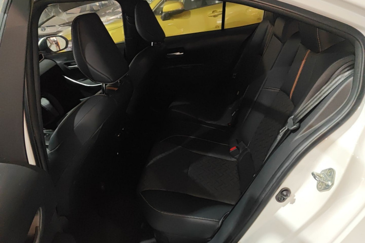 丰田 雷凌 2023款 智能电混双擎 1.8L 运动版中控内饰21