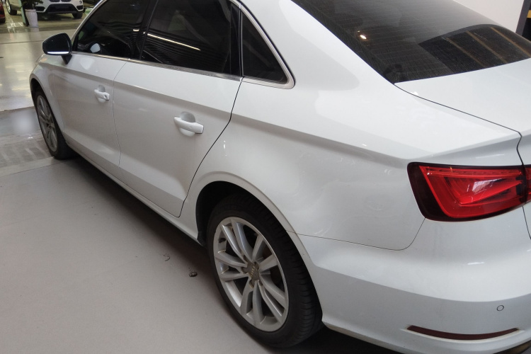 奥迪A3 2015款 Limousine 35 TFSI 百万纪念舒享型车身外观4