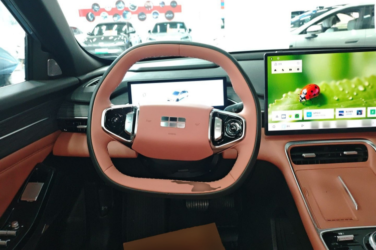 吉利银河 银河L6 2025款 EM-i 140km 星舰版中控内饰13